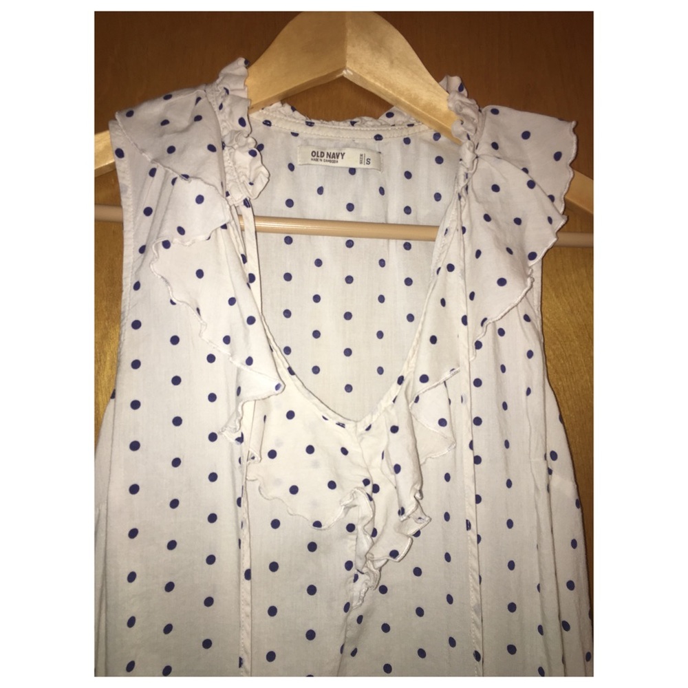 Chic Old Navy Polka dot Blouse